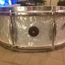 Stand Included.

1960s Gretsch Round Badge 4103 Renown 14x5.5" 8-Lug Snare Drum WMP