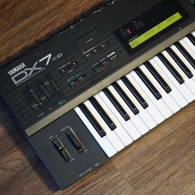 Yamaha DX7IID 61-Key 16-Voice Digital Synthesizer | Reverb