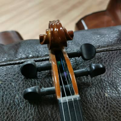 Menzel 1/2 Violin with Case and Bow - Natural image 5