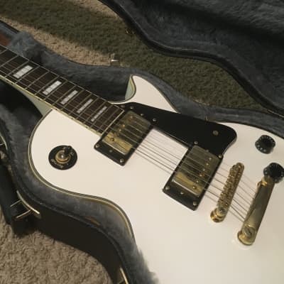 Epiphone Les Paul Custom electric solid body guitar made in Korea 1999 Alpine White with gold hardware and original hard case image 6