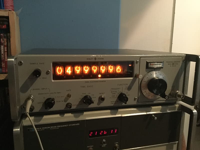 Hewlett-Packard 5245L Frequency Counter with 5254A | Reverb Canada