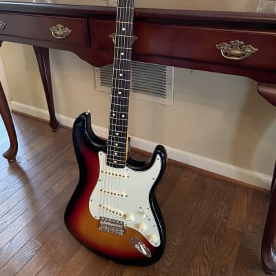 Classic 60s style Stratocaster with Rosewood Fretboard image 2