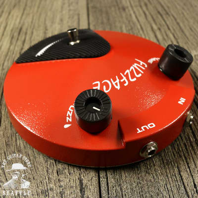 Amazon.com: Jim Dunlop Fuzz Face Distortion Guitar Effects Pedal  (11602052001) : Musical Instruments