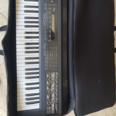 Roland  D-50 61-Key Linear Synthesizer 1987-1992 - Black with soft case and 2 memory cards