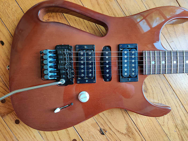 ミゲルAka-Studio ペイン Rare 1987 MIJ Fernandes STX-85 Steve Vai, Banana Headstock