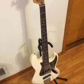 PRICE DROP Squier Classic Vibe Jazz Bass  Olympic White image 2
