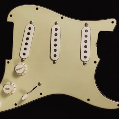 Stratocaster / Strat Aged Loaded Guard / Loaded Pickguard 1963-1964-1965 Greenish - Aged - Relic image 1