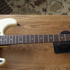 Fender MIJ Stratocaster Contemporary Model HSS W/1Vol, 2Tone 1984-1987 Aged White Black Pick Guard image 3