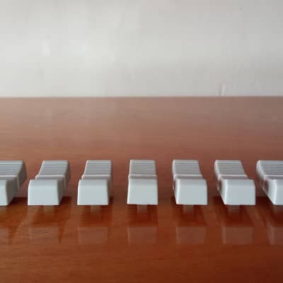 Zoom R16 / R24 - Complete set of slider knob image 1