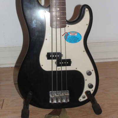 Fender Standard Precision Bass Black/White image 2