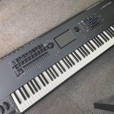 Yamaha Montage 8 Flagship Synthesizer 2019 - Present - Black