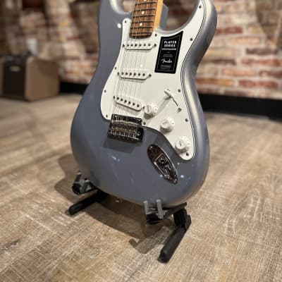 Fender Player Stratocaster - Silver image 2