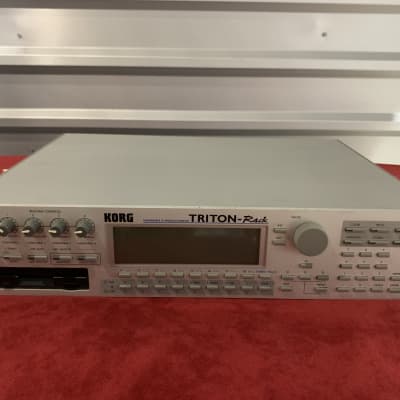 FOR REPAIR Korg Triton Rack Rackmount 60-Voice Polyphonic Workstation 2000 - 2005 - Silver