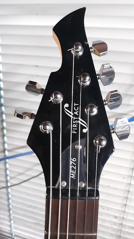 FIRST ACT フライングV First Act Flying V Black | Reverb