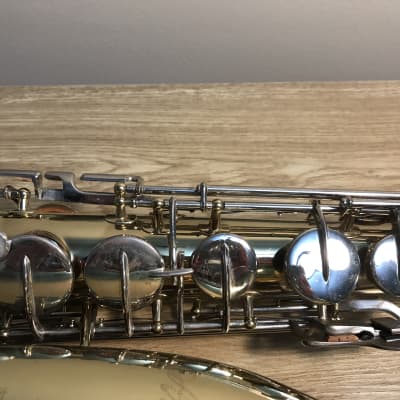Buescher S-40 Aristocrat Tenor Saxophone 1961 With Case image 9