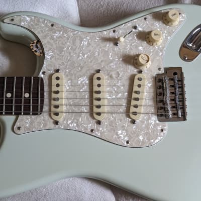 Fender Deluxe Roadhouse Stratocaster with Rosewood Fretboard 2014 - 2015 - Sonic Blue for sale