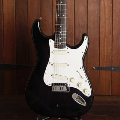 ギター FENDER JAPAN STR-85LS Fender Japan STR-85LS Stratocaster Guitar Translucent Black