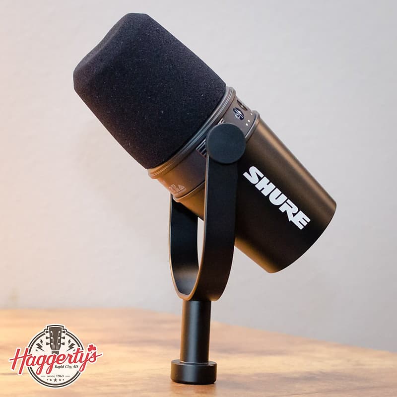 Shure MV7 Podcast Microphone (Black), Fast delivery