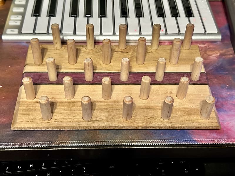 Wood and Winds Saxophone Mouthpiece stand (holds up to 25) Reverb