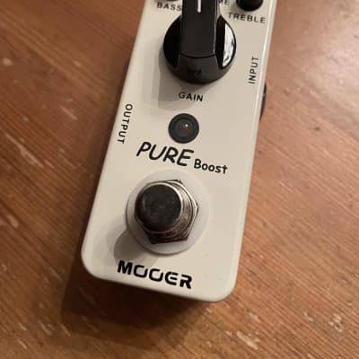 Mooer Pure Boost - White image 1