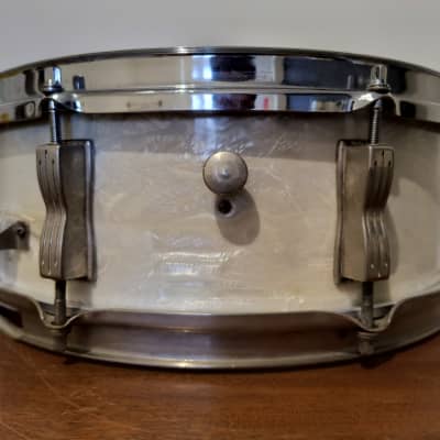 Vintage 1959 Ludwig Jazz Festival 5 x 14 Snare Drum in White Marine Pearl Transition Badge image 4