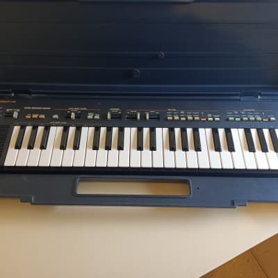 Yamaha  Portasound PS400 Portable Keyboard with Case