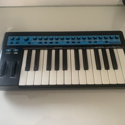 Novation Bass Station 25-Key Monophonic Synthesizer 1993 - Black