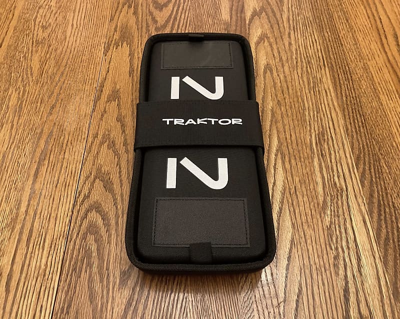 Native Instruments Traktor X1 Mk3 DJ Controller Module 2023 Native Instruments Traktor X1 Mk3 DJ Controller Module 2023