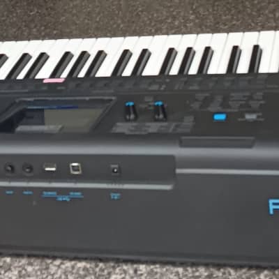 Yamaha PSR-E473 61-Key Portable Keyboard 2021 - Present - Black
