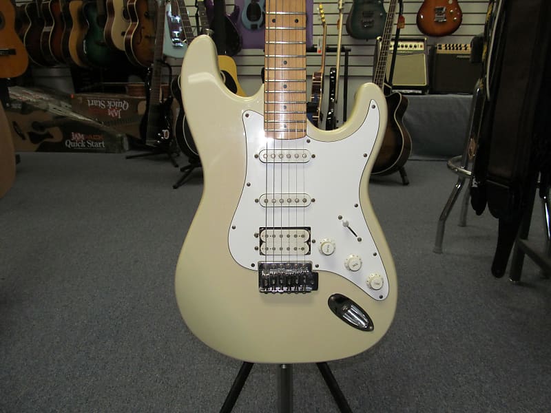 Washburn Lyon Series HSS Electric Guitar Reverb