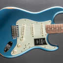 Fender Vintera Road Worn 60’s Stratocaster – Lake Placid Blue