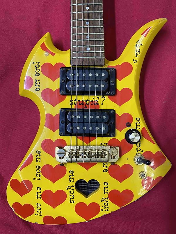 Burny YH-JR Yellow Heart Built in AMP Hide Mini Electric
