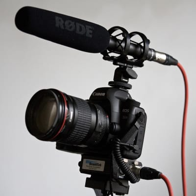 Rode NTG2 Multi-Powered Condenser Shotgun Microphone image 4