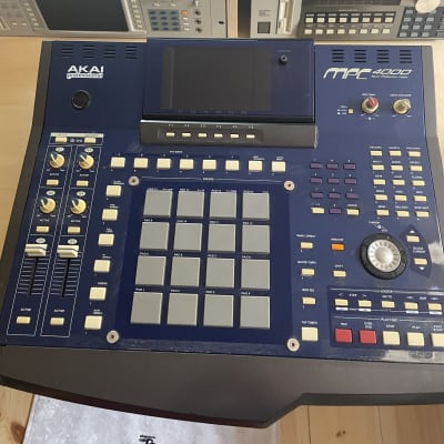 Akai MPC4000 Music Production Center 2002 - 2007 - Blue