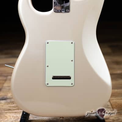 2021 Fender MIM Deluxe Stratocaster HSS VegaTrem w/ Case - Blizzard Pearl image 9