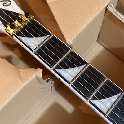 Jackson Pro Series Rhoads RR3 6-String Electric Guitar image 9