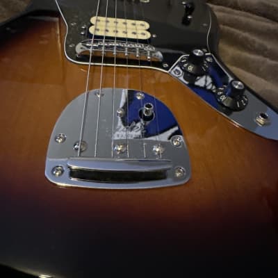 Fender Player Jaguar HS with Pau Ferro Fretboard 2018 - Present - 3-Color Sunburst image 6