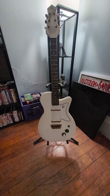 Danelectro U2 復刻モデルCream Burst エレキギター 中古】Danelectro