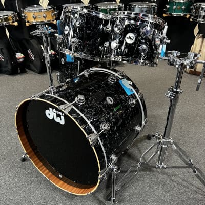 DW Collector's Series 10/12/16/22 Maple/Mahogany Drum Kit Set in Black Velvet image 2