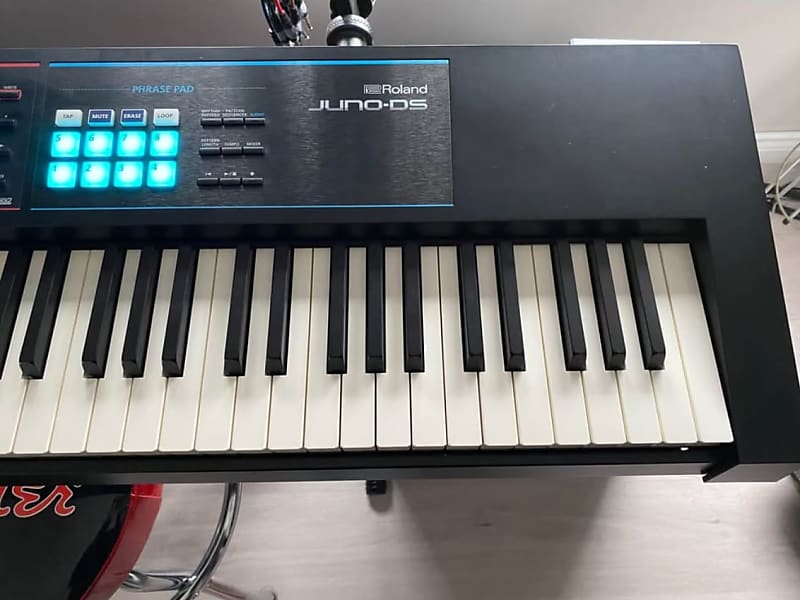 Roland Juno DS88 Synthesizer | Reverb Canada