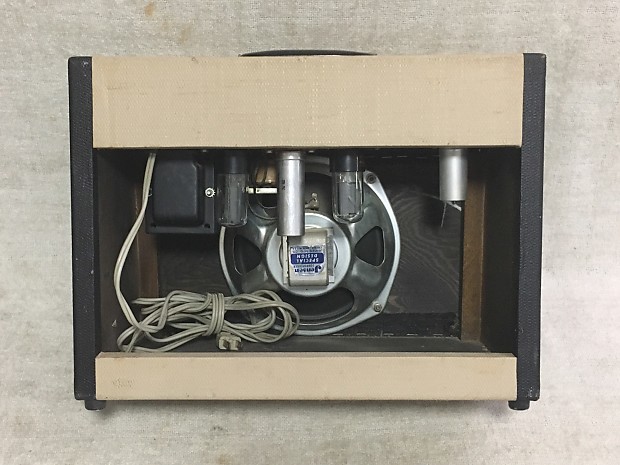 Airline Valco Supro 62-9022A Tube Amp Amplifier 1965 2-Tone