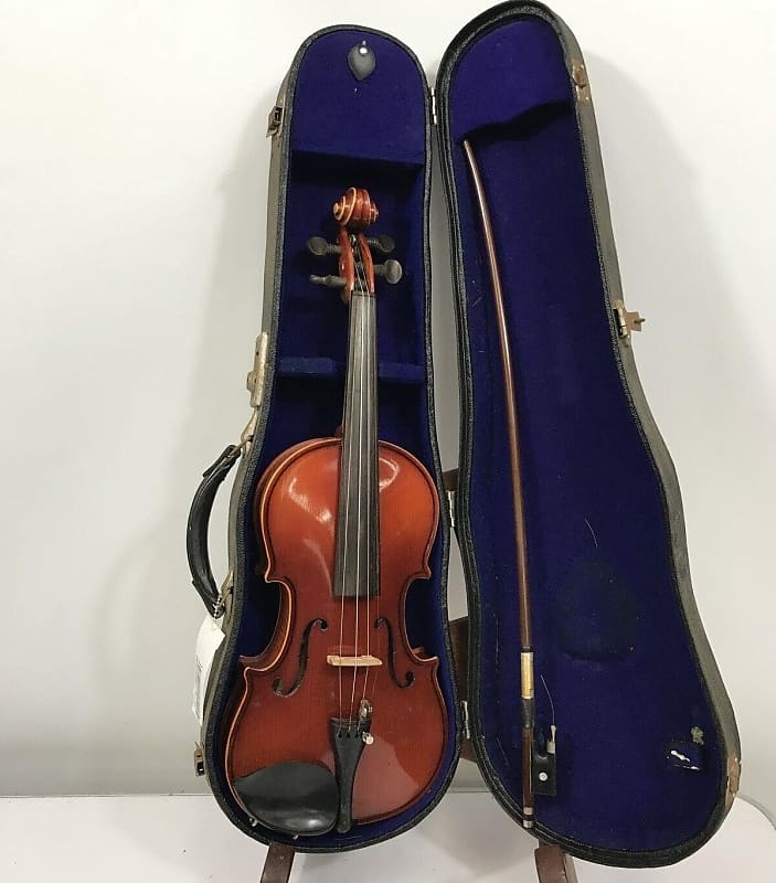 Suzuki model 102 sized 1/4 violin, Japan 1966, Very Good