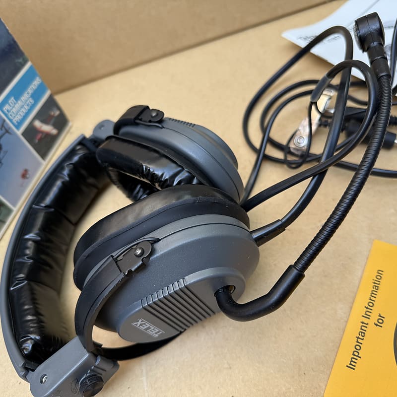 Telex Aviation noise reduction headset headphones microphone set / pilot image 1