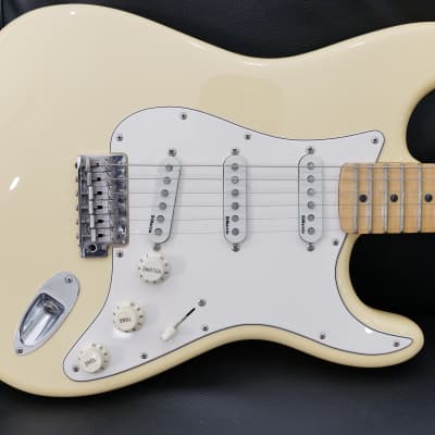 Fender Yngwie Malmsteen Artist Series Signature Stratocaster with Maple Fretboard 2007 - Present - Vintage White image 9