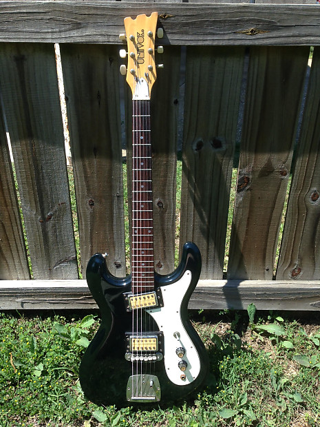 Univox Hi Flyer Made in Japan humbuckers Kurt Cobain no case