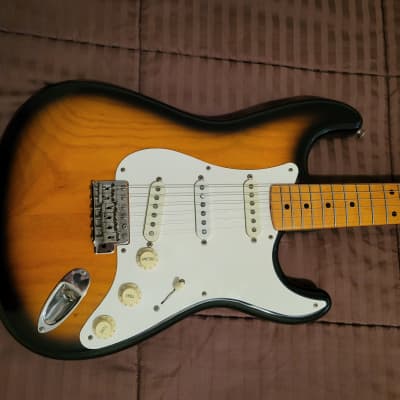 Fender Japan Custom Edition Stratocaster 1992 - Sunburst image 3