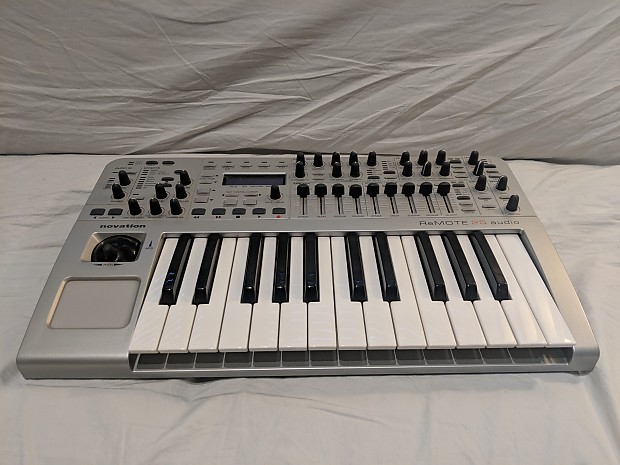 Novation Remote 25 Audio | Reverb