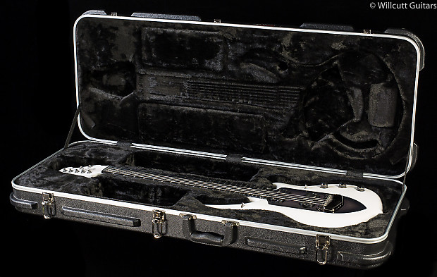 Ernie Ball Music Man Majesty 7 String Glacial Frost (476