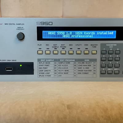 Akai S950 MIDI Digital Sampler 1988 - White