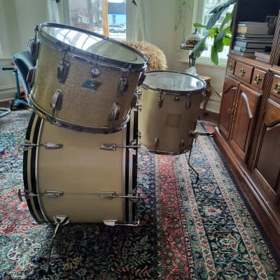 Vintage 1970s Ludwig No. 999 Deluxe Classic Outfit 9x13 / 16x16 / 14x24" Drum Set (3-Ply) in Silver Sparkle image 4